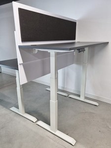 Biurko Elektronicznie sterowane -  Bse3-7 szer 1400 gł 700 wys 650-1300 mm  Orzech Rockford Jasny / st. Biały #4